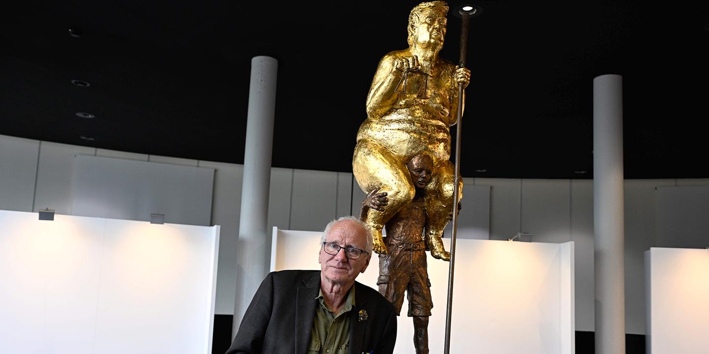 Jens Galschiøt, l’artiste danois qui se moque de Donald Trump au cœur du Parlement européen