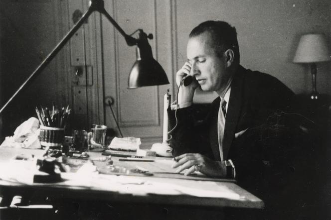 Jean Schlumberger à son bureau, à l’Hôtel Regina, à Paris, en 1951. - LUC BOUCHAGE