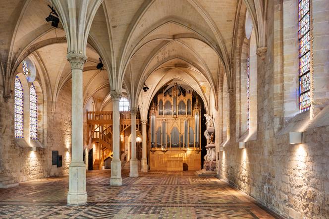 Le réfectoire des moines au cœur de l’abbaye de Royaumont, à Asnières-sur-Oise (Val-d’Oise). - OLIVIER OUADAH