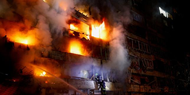 EN DIRECT, guerre en Ukraine : une centrale de Kiev touchée par une frappe russe, sans alerte précoce, selon Volodymyr Zelensky