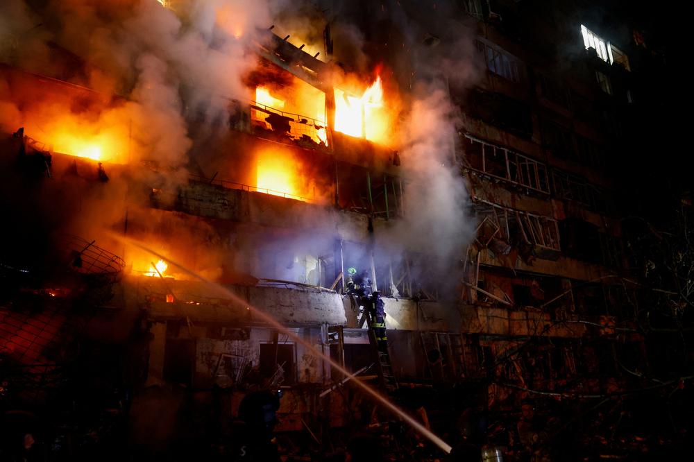 A Kiev, après une frappe russe, le 13 octobre 2026 soir. - VALENTYN OGIRENKO/REUTERS