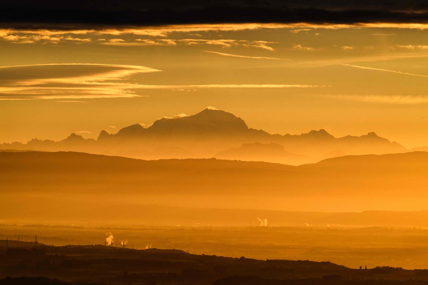 Mont Blanc measures 4,807.47 meters, nearly two meters taller than in 2023