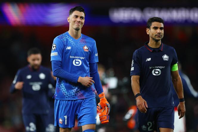 Les Lillois Berke Ozer et Benjamin André à l’issue de la défaite du LOSC en Ligue des champions contre Arsenal à l’Emirates Stadium, le 13 octobre 2026. - HANNAH MCKAY/REUTERS