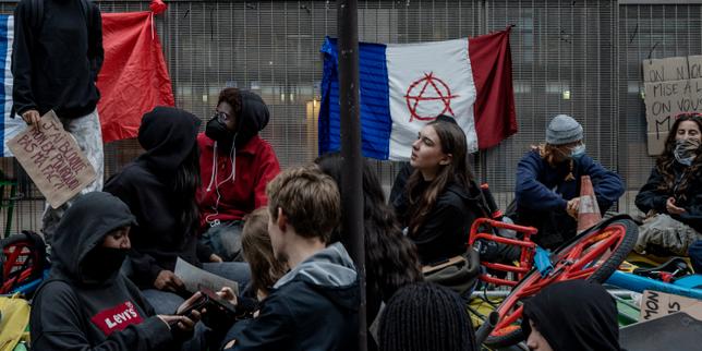 « On veut servir de catapulte au mouvement lycéen » : la mobilisation prend de l’ampleur dans les grandes écoles