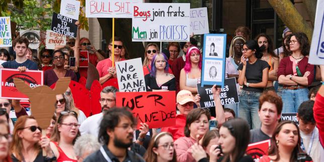 Affaire de viol collectif à l’université de Cornell : l’établissement suspend les fêtes des fraternités, ces associations étudiantes masculines
