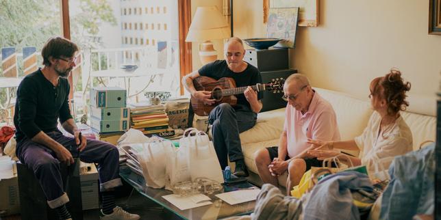 « Votre papa est malade, il va bientôt partir et il veut vous dire des choses… » : à Paris, un atelier permet de se raconter dans une chanson-testament