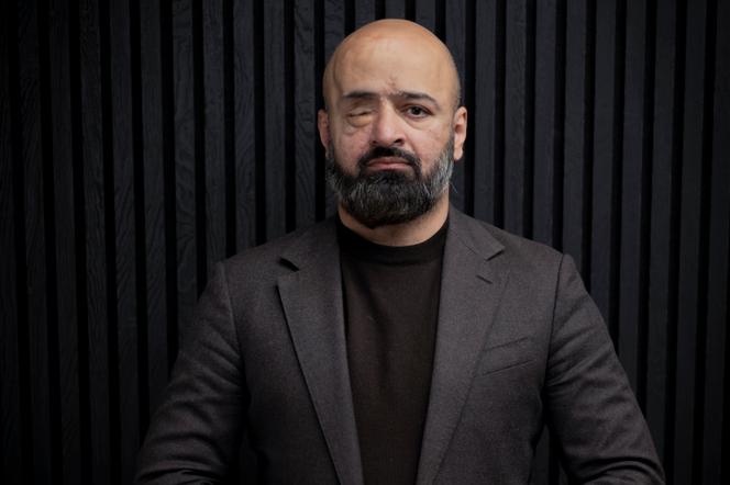 Masi Nayyem, ancien militaire de la direction générale du renseignement du ministère de la défense de l’Ukraine (HUR), dans les bureaux de son cabinet d’avocat, à Kiev, le 12 octobre 2026. - RAFAEL YAGHOBZADEH POUR « LE MONDE »