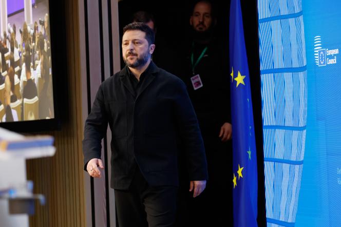 Le président ukrainien, Volodymyr Zelensky, arrive pour une conférence de presse en marge du sommet de l’Union européenne, à Bruxelles, le 16 octobre 2026.  - GEERT VANDEN WIJNGAERT/AP