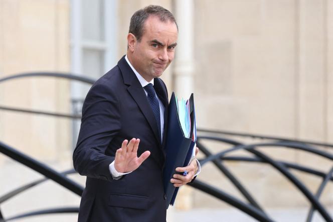 Le premier ministre, Sébastien Lecornu, à l’issue d’un conseil des ministres au cours duquel ont été présentés le projet de loi de finances (PLF) et le projet de loi de financement de la sécurité sociale (PLFSS) pour 2027, à Paris, le 1ᵉʳ octobre 2026. - LUDOVIC MARIN/AFP