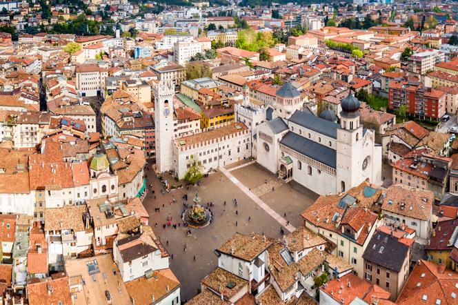 La place du Dôme, à Trente (Italie). - SAIKO3P/GETTY IMAGES/ISTOCKPHOTO 
