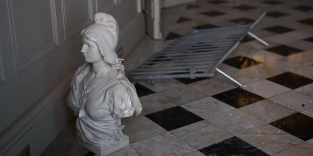 Le 17 octobre, une onde de choc chez les préfets aussi : « “C’est les ténèbres” qu’ils disaient… En effet, nous y sommes »