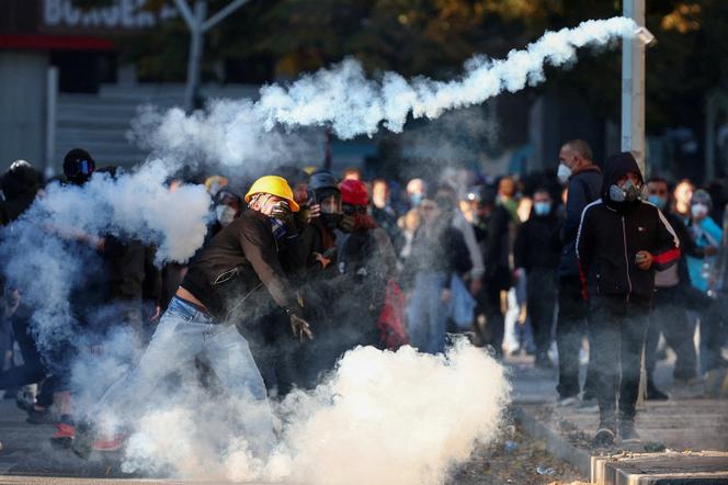 Lors d’une manifestation antigouvernementale à Tirana, le 18 octobre 2026. - FLORION GOGA/REUTERS