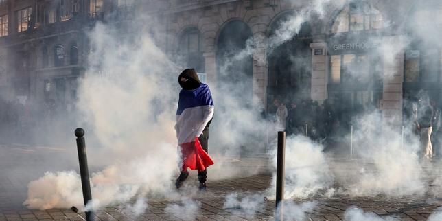 EN DIRECT, manifestations du 17 octobre : de premiers couvre-feux partiels annoncés à Paris, Lille et Nice
