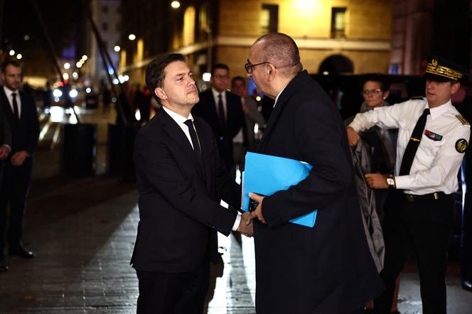 Le ministre de l’intérieur, Laurent Nuñez, est accueilli par le maire de Marseille, Benoît Payan, le 19 octobre 2026. - THIBAUD MORITZ/AFP