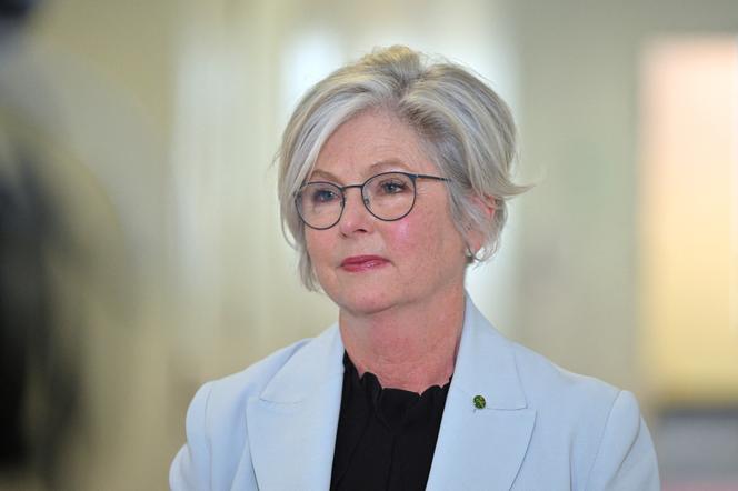 La députée australienne Helen Haines, devant des journalistes au Parlement d’Australie, à Canberra, le 8 septembre 2026. - MICK TSIKAS/AAPIMAGE