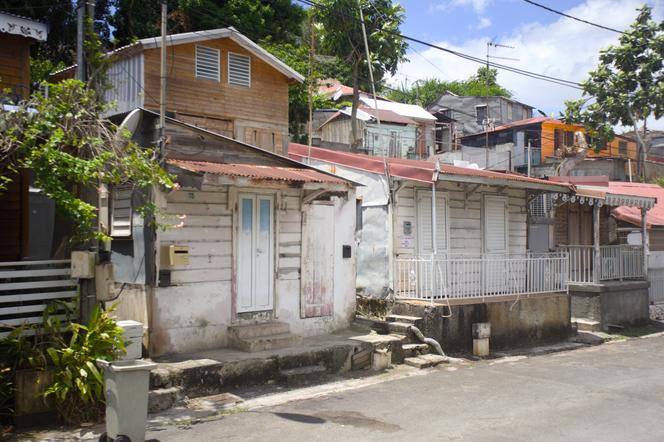 Une rue de Pointe-à-Pitre (Guadeloupe), le 10 avril 2024. - CEDRICK-ISHAM CALVADOS/AFP