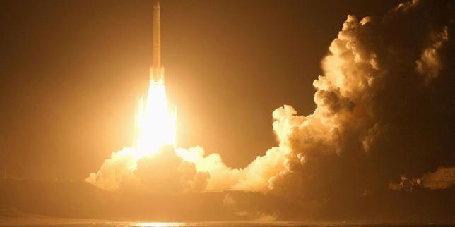 Japan launches spacecraft on historic Mars moon mission