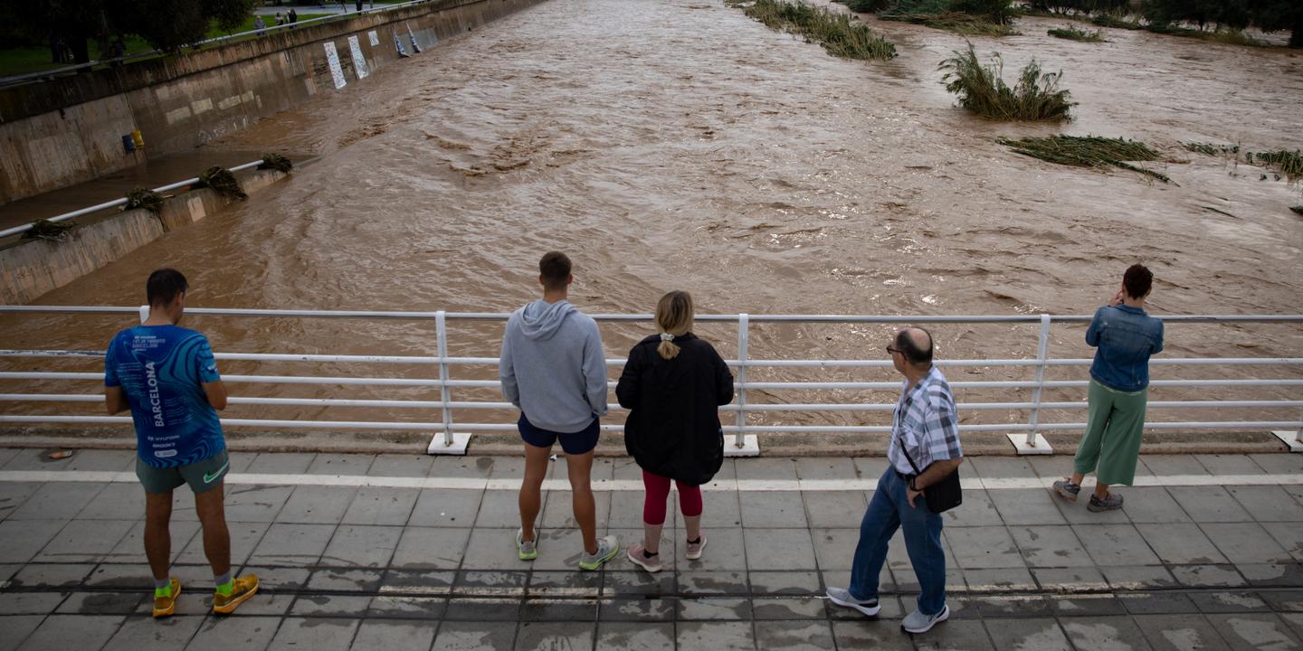 Espagne : deux morts après de fortes pluies et des inondations ; les habitants de la région de Valence appelés à rester chez eux