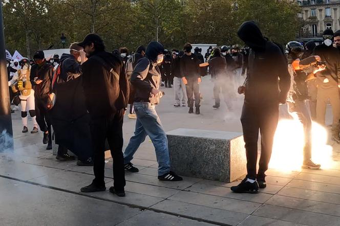 A GL-304 grenade injures a person during the October 17, 2026, protest in Paris. - LINE PRESS