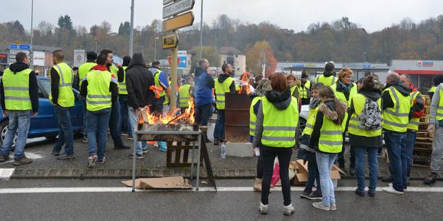 Les gilets jaunes dans « Le Monde », des salles de théâtre aux manifestations dans la rue