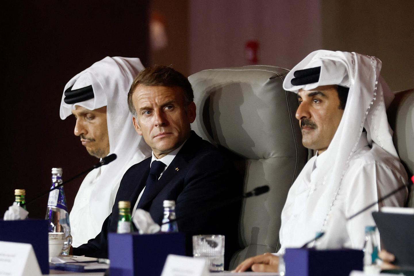 Criticized for being absent from Paris after violence rocked France over the weekend of October 17 and 18, the French president said he had refused to cancel his trip so as not to show “nervousness.” On Thursday morning, he is meeting intelligence chiefs at the Élysée Palace for a security council meeting.