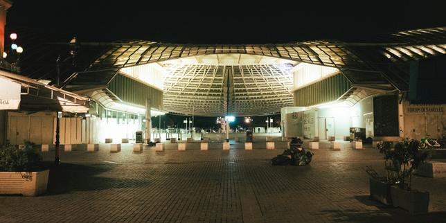 Le Forum des Halles déserté, lors de la deuxième nuit de couvre-feu, à Paris, le 21 octobre 2026. 