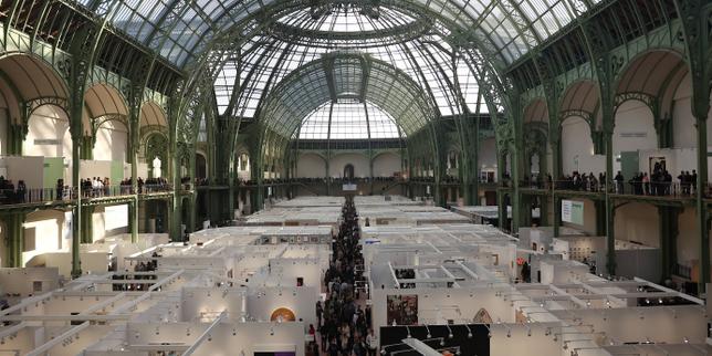 Les allées de la foire d’art contemporain Art Basel, au Grand Palais, à Paris, le 21 octobre 2026.