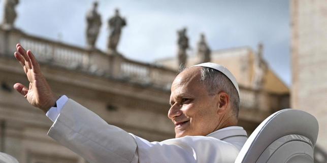 Le pape Léon XIV n’aura pas besoin de traitement après son opération au poumon, annonce le Vatican
