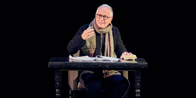 Fabrice Luchini lors d’une répétition du spectacle «&nbsp;Quelques informations sur Charles Baudelaire&nbsp;», au Théâtre du Petit-Saint-Martin, à Paris, le 8 octobre 2026. 
