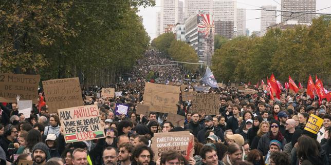 EN DIRECT, manifestations du 24 octobre : premiers tirs de lacrymogène à Lille ou Limoges ; des dizaines de milliers de personnes à Marseille et Paris