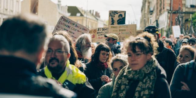 EN DIRECT, manifestations du 24 octobre : « Bien sûr qu’on a peur, mais si on ne vient pas, ils ont gagné », suivez la mobilisation avec nos correspondants à Marseille, Paris ou Lyon
