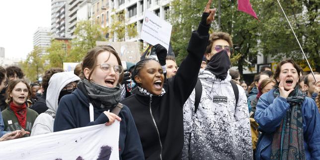 EN DIRECT, manifestations du 24 octobre : à Paris, les manifestants se rassemblent porte d’Italie pour suivre le parcours imposé par la Préfecture de police