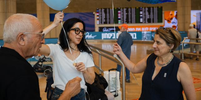 'Riskler varoluşsaldır!': Yurt dışında yaşayan binlerce İsrailli 27 Ekim seçimlerinde oy vermek için ülkelerine dönüyor