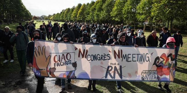 Congrès du RN à Orléans : une centaine de militants antifascistes se rassemblent malgré les interdictions