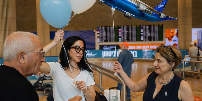 « L’enjeu est existentiel ! » : des milliers d’Israéliens établis à l’étranger affluent dans le pays pour voter aux élections législatives du 27 octobre