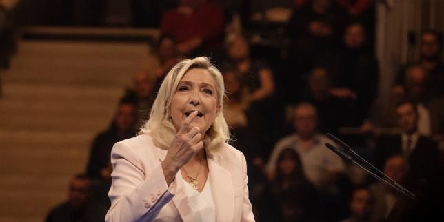 Présidentielle 2027 : à Orléans, Marine Le Pen lance sa campagne entre radicalité et « optimisme », dans une ville en état de siège