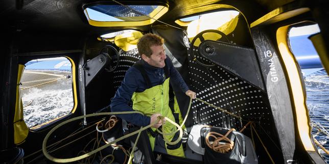 Route du rhum : à bord de « Maxi-Edmond-de-Rothschild », le maxi-trimaran flambant neuf de Charles Caudrelier
