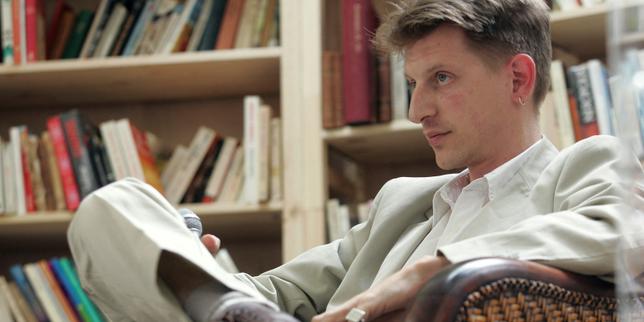 La lettre ouverte de l’écrivain Jonathan Littell à Emmanuel Macron : « Taper jusqu’à ce que le peuple se taise, voilà votre réponse, tout au long de vos deux mandats »