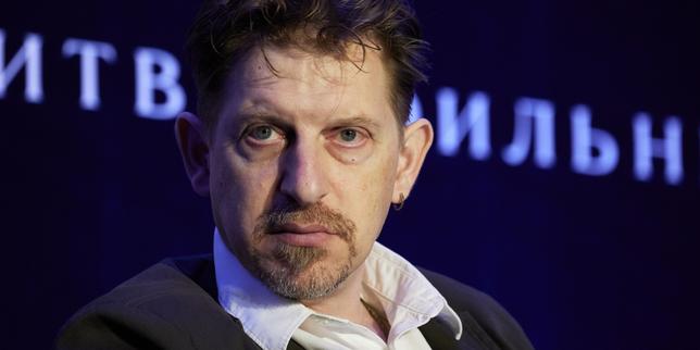 La lettre ouverte de l’écrivain Jonathan Littell à Emmanuel Macron : « Taper jusqu’à ce que le peuple se taise, voilà votre réponse, tout au long de vos deux mandats »
