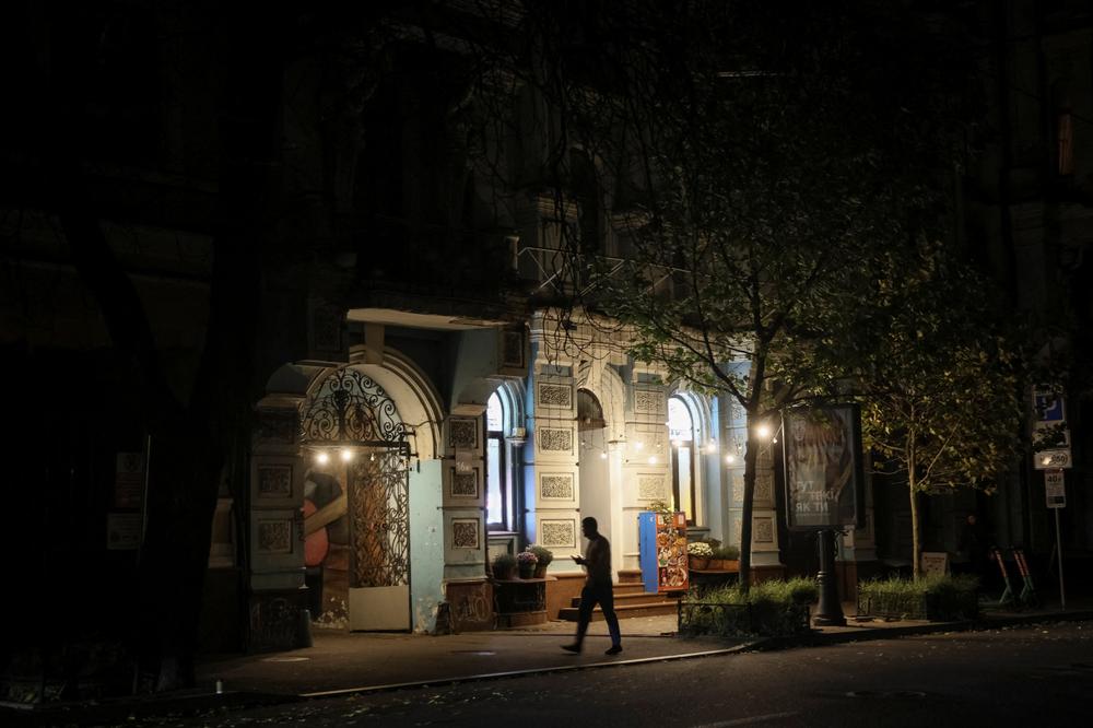 Lors d’une attaque russe sur Kiev, le 27 octobre 2026. - GLEB GARANICH/REUTERS