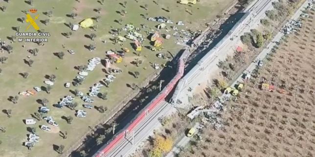 Espagne : les premières images de la collision entre deux trains