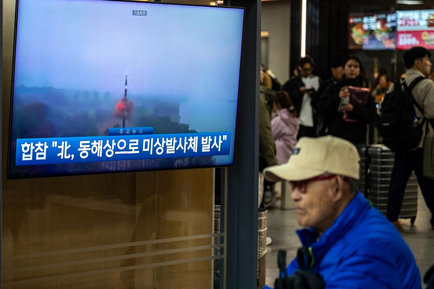 Photo : lemonde.fr La Corée du Nord tire une dizaine de missiles vers la mer du Japon