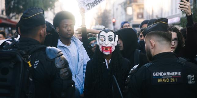 EN DIRECT, manifestations du 31 octobre : 320 000 manifestants en France, selon le ministère de l’intérieur ; des tensions dans plusieurs grandes villes