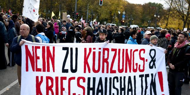 « De l’argent pour les systèmes sociaux plutôt que pour la guerre » : dans une trentaine de villes allemandes, des manifestants hostiles au service militaire