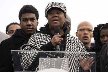 Sybrina Fulton, the mother of Trayvon Martin, speaks during the National Action Network National March Against Police Violence in Washington December 13, 2014.      REUTERS/Joshua Roberts    (UNITED STATES - Tags: POLITICS CRIME LAW CIVIL UNREST)